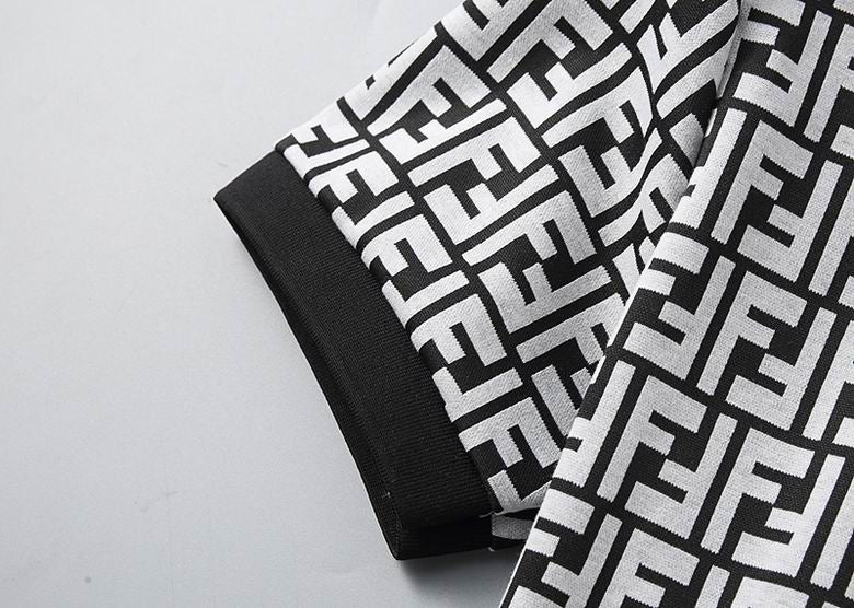 Les polos T-shirt Fendi pour homme incarnent l’élégance italienne avec une touche de modernité , caractéristiques de la maison Fendi. Au meilleur prix 