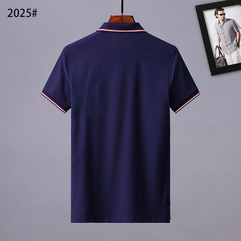 Le polo T-shirt Moncler pour homme incarne le summum de l'élégance décontractée et du style intemporel.au meilleur prix