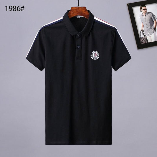Le polo T-shirt Moncler pour homme incarne le summum de l'élégance décontractée et du style intemporel.au meilleur prix