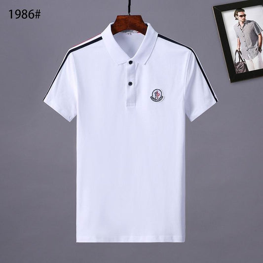 Le polo T-shirt Moncler pour homme incarne le summum de l'élégance décontractée et du style intemporel.au meilleur prix