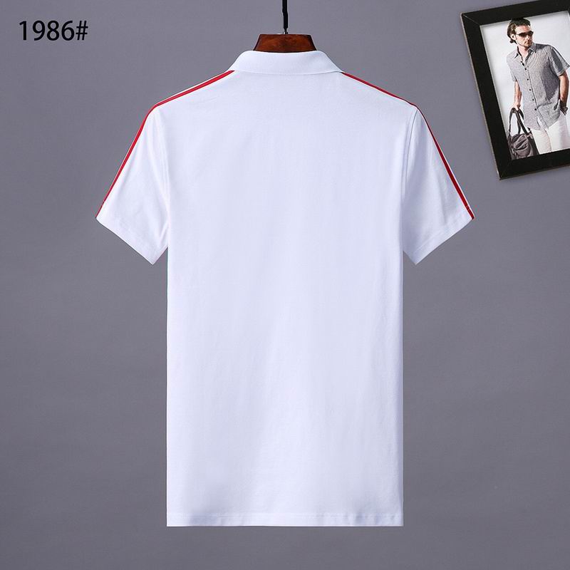 Le polo T-shirt Moncler pour homme incarne le summum de l'élégance décontractée et du style intemporel.au meilleur prix