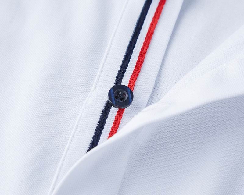 Le polo T-shirt Moncler pour homme incarne le summum de l'élégance décontractée et du style intemporel.au meilleur prix