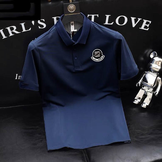 Le polo T-shirt Moncler pour homme incarne le summum de l'élégance décontractée et du style intemporel.au meilleur prix