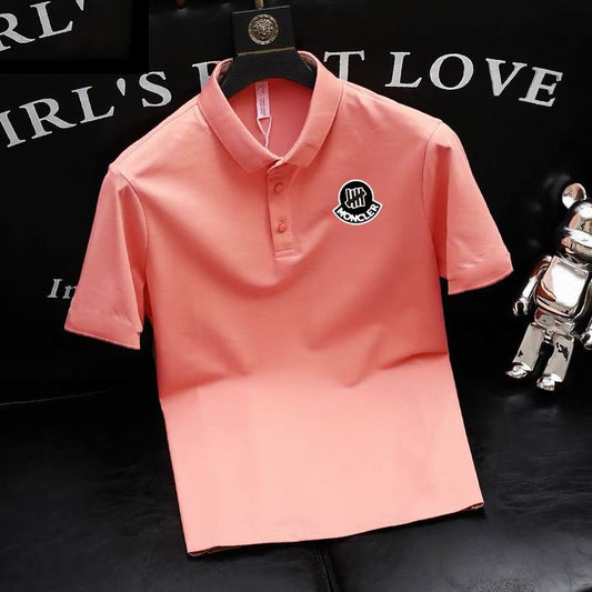 Le polo T-shirt Moncler pour homme incarne le summum de l'élégance décontractée et du style intemporel.au meilleur prix
