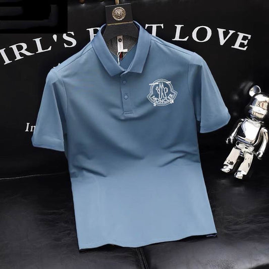 Le polo T-shirt Moncler pour homme incarne le summum de l'élégance décontractée et du style intemporel.au meilleur prix