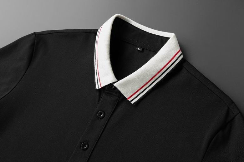 Le polo T-shirt Moncler pour homme incarne le summum de l'élégance décontractée et du style intemporel.au meilleur prix