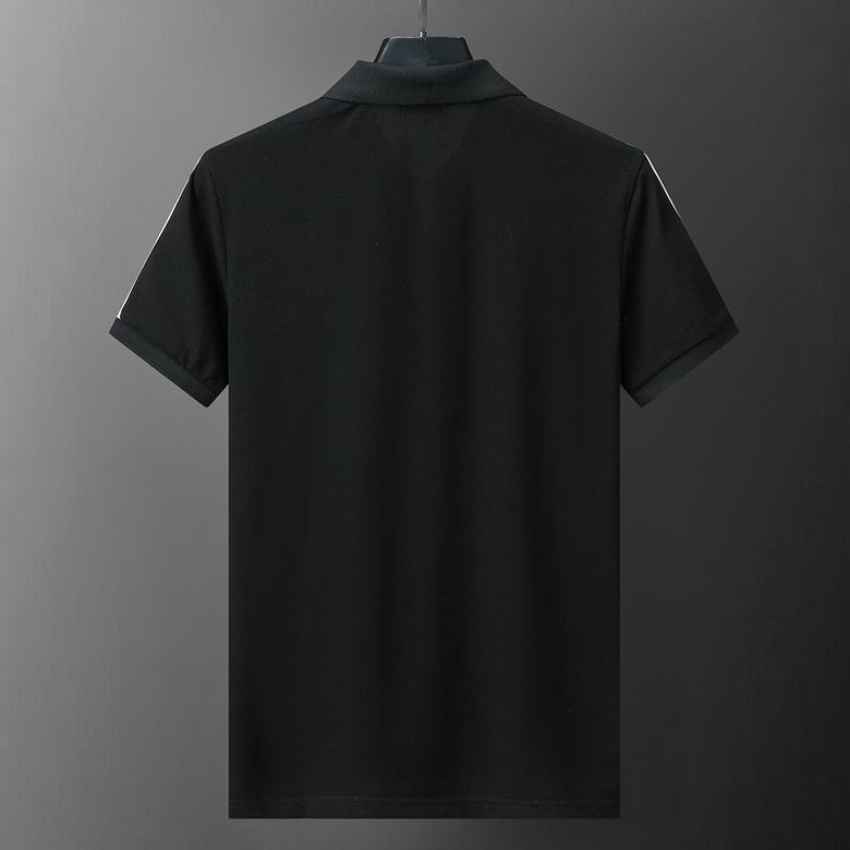 Le polo T-shirt Moncler pour homme incarne le summum de l'élégance décontractée et du style intemporel.au meilleur prix