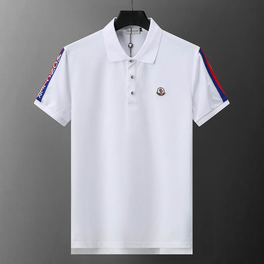Le polo T-shirt Moncler pour homme incarne le summum de l'élégance décontractée et du style intemporel.au meilleur prix