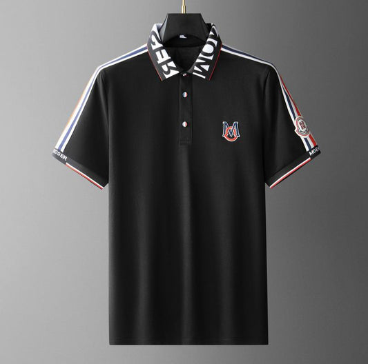 Le polo T-shirt Moncler pour homme incarne le summum de l'élégance décontractée et du style intemporel.au meilleur prix