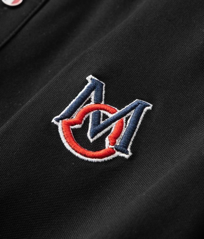 Le polo T-shirt Moncler pour homme incarne le summum de l'élégance décontractée et du style intemporel.au meilleur prix