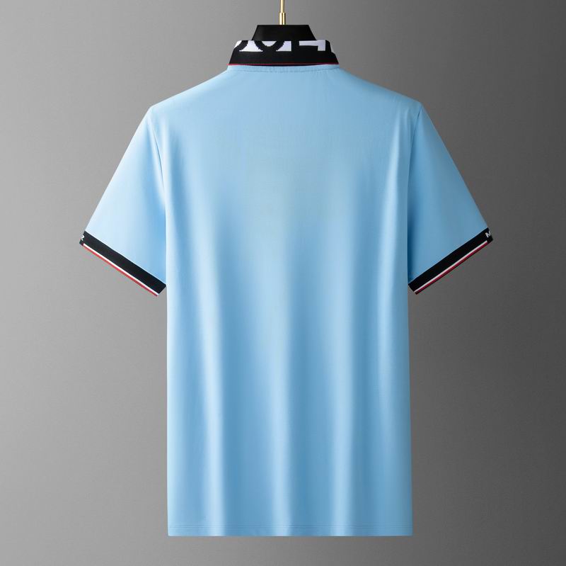 Le polo T-shirt Moncler pour homme incarne le summum de l'élégance décontractée et du style intemporel.au meilleur prix