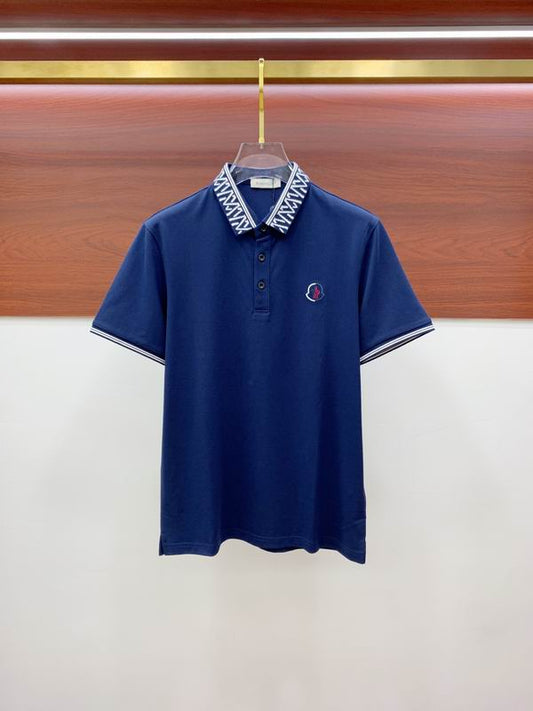 Le polo T-shirt Moncler pour homme incarne le summum de l'élégance décontractée et du style intemporel.au meilleur prix