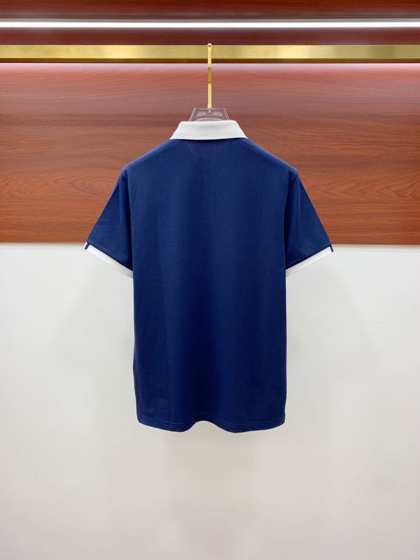 Le polo T-shirt Moncler pour homme incarne le summum de l'élégance décontractée et du style intemporel.au meilleur prix