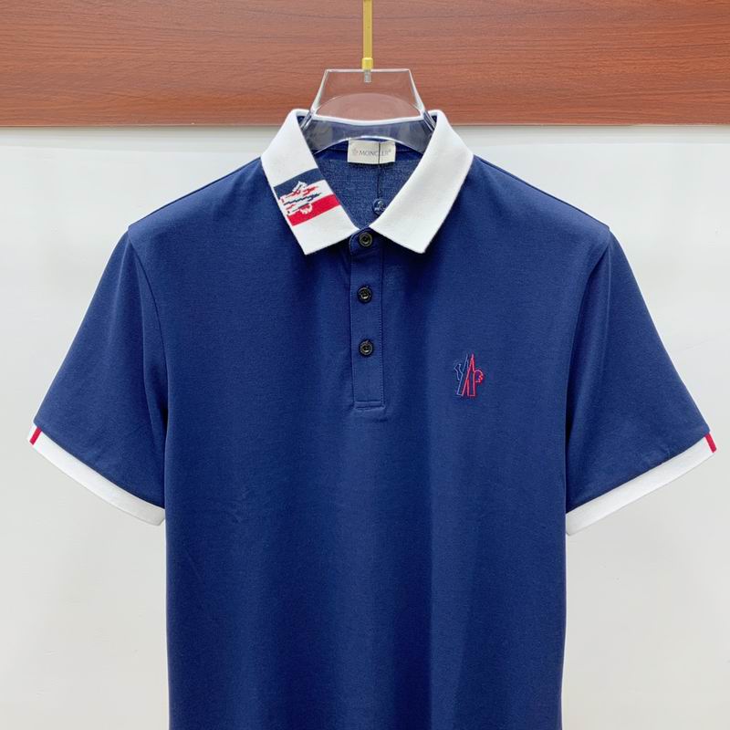 Le polo T-shirt Moncler pour homme incarne le summum de l'élégance décontractée et du style intemporel.au meilleur prix