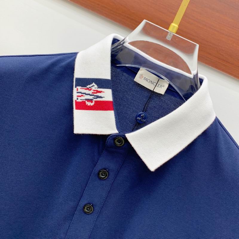 Le polo T-shirt Moncler pour homme incarne le summum de l'élégance décontractée et du style intemporel.au meilleur prix