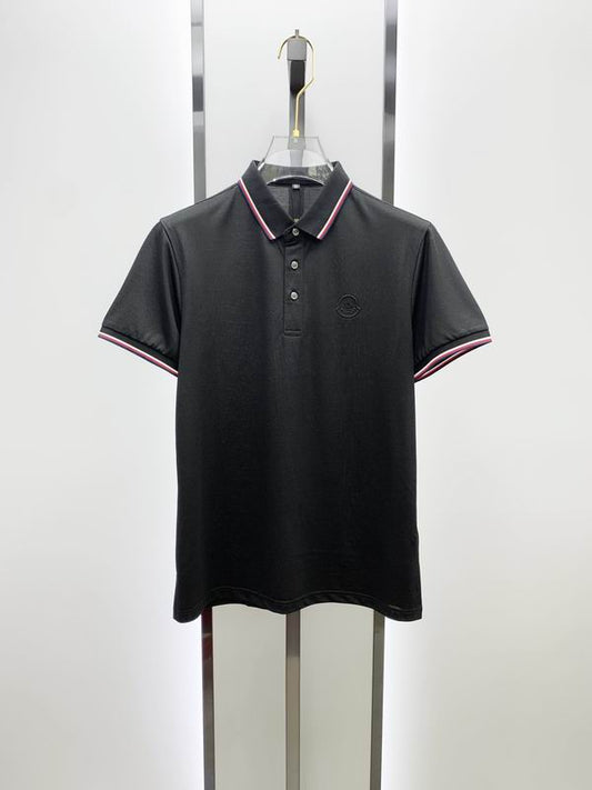 Le polo T-shirt Moncler pour homme incarne le summum de l'élégance décontractée et du style intemporel.au meilleur prix