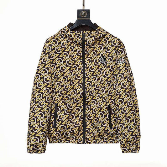 Les vestes Moncler allient élégance et modernité. Leur design sophistiqué et leurs matériaux haut de gamme en font un choix incontournable.pas cher.le moins cher.