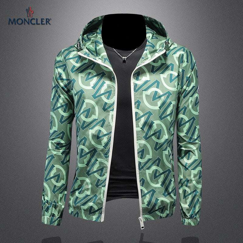 Les vestes Moncler allient élégance et modernité. Leur design sophistiqué et leurs matériaux haut de gamme en font un choix incontournable.pas cher.le moins cher.