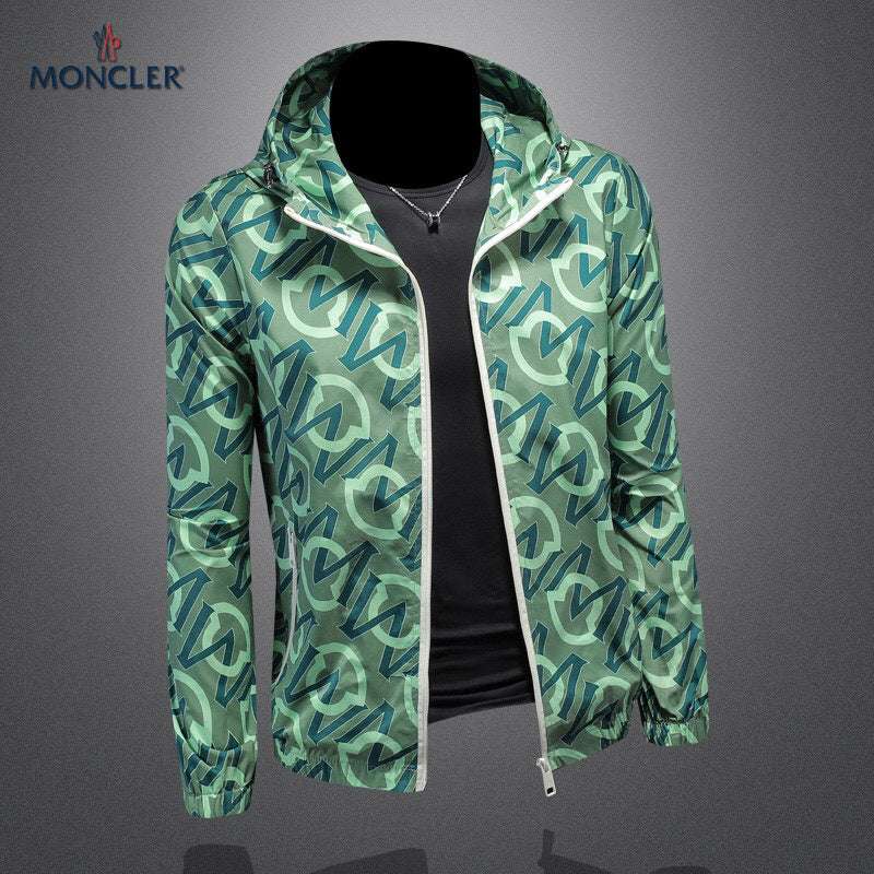 Les vestes Moncler allient élégance et modernité. Leur design sophistiqué et leurs matériaux haut de gamme en font un choix incontournable.pas cher.le moins cher.