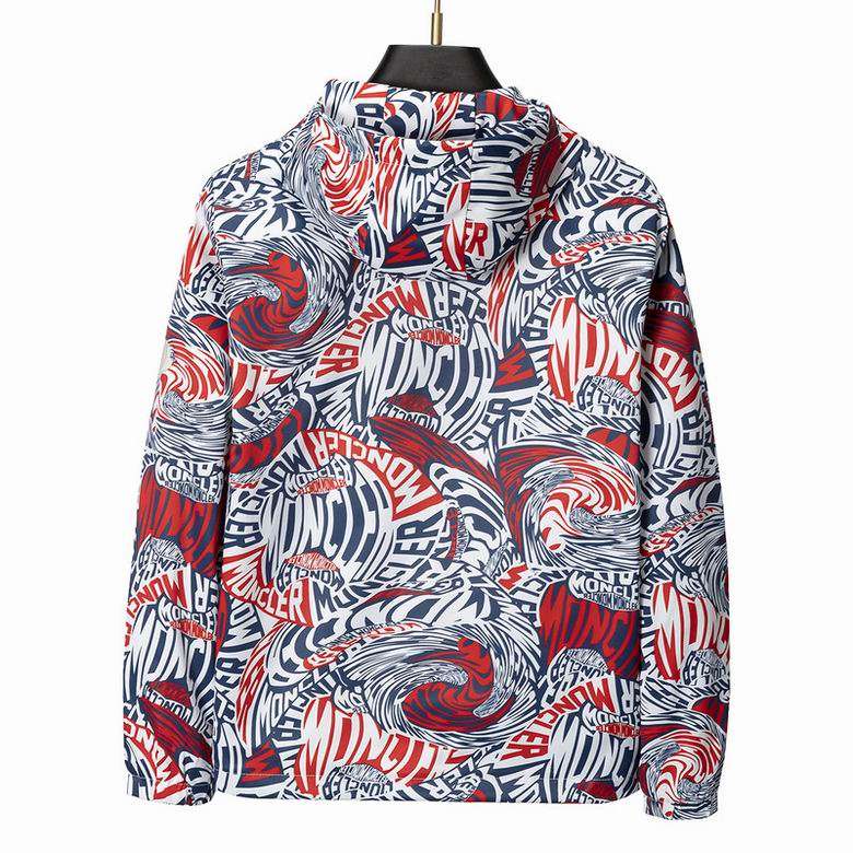 Les vestes Moncler allient élégance et modernité. Leur design sophistiqué et leurs matériaux haut de gamme en font un choix incontournable.pas cher.le moins cher.