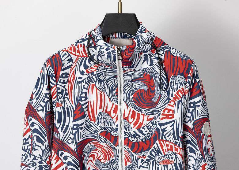 Les vestes Moncler allient élégance et modernité. Leur design sophistiqué et leurs matériaux haut de gamme en font un choix incontournable.pas cher.le moins cher.