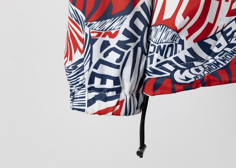 Les vestes Moncler allient élégance et modernité. Leur design sophistiqué et leurs matériaux haut de gamme en font un choix incontournable.pas cher.le moins cher.