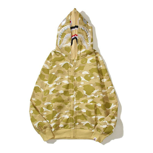 Les sweats Bape Sta pour homme incarnent l’essence du streetwear avec un design audacieux et reconnaissable, propre à la marque A Bathing Ape (Bape).