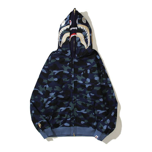 Les sweats Bape Sta pour homme incarnent l’essence du streetwear avec un design audacieux et reconnaissable, propre à la marque A Bathing Ape (Bape).