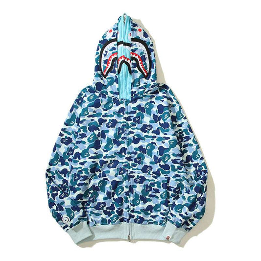 Les sweats Bape Sta pour homme incarnent l’essence du streetwear avec un design audacieux et reconnaissable, propre à la marque A Bathing Ape (Bape).