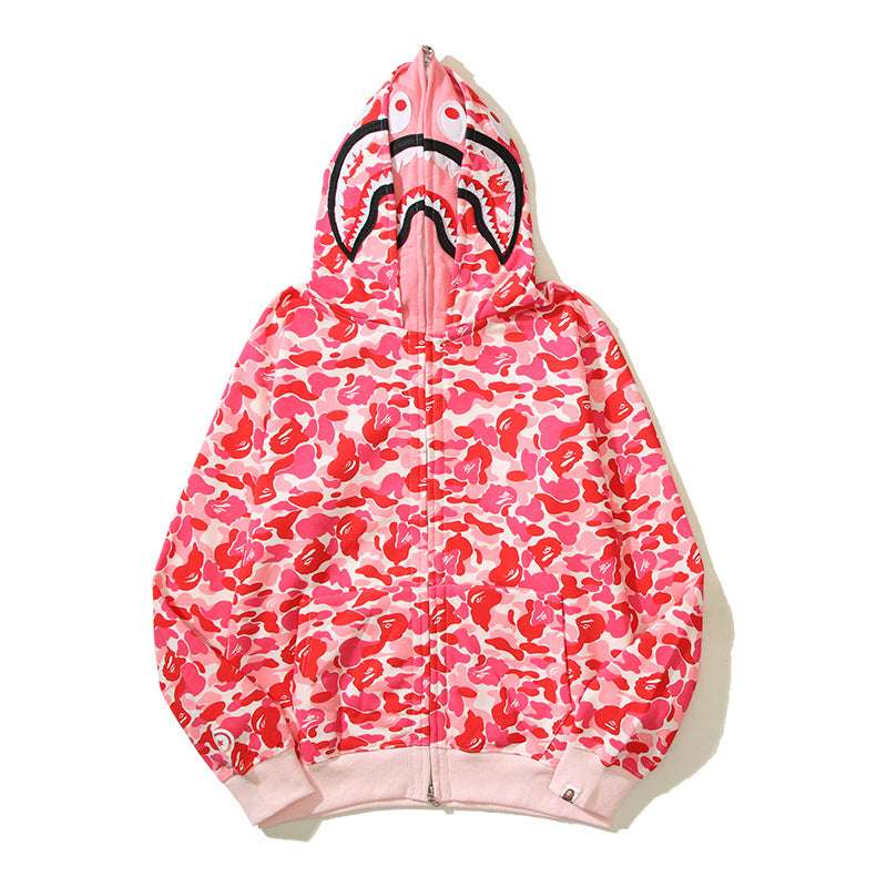 Les sweats Bape Sta pour homme incarnent l’essence du streetwear avec un design audacieux et reconnaissable, propre à la marque A Bathing Ape (Bape).