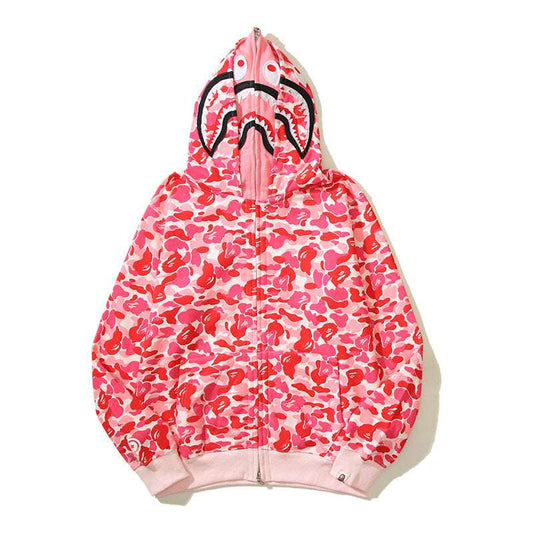 Les sweats Bape Sta pour homme incarnent l’essence du streetwear avec un design audacieux et reconnaissable, propre à la marque A Bathing Ape (Bape).
