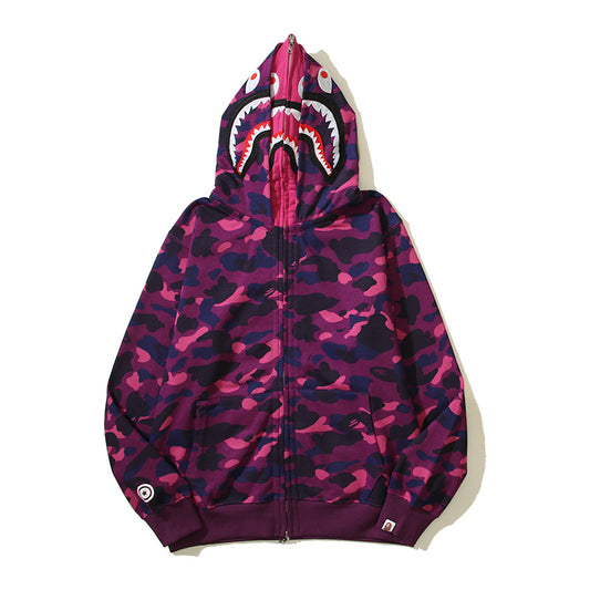 Les sweats Bape Sta pour homme incarnent l’essence du streetwear avec un design audacieux et reconnaissable, propre à la marque A Bathing Ape (Bape).