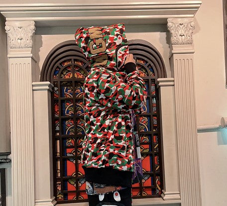 Les sweats Bape Sta pour homme incarnent l’essence du streetwear avec un design audacieux et reconnaissable, propre à la marque A Bathing Ape (Bape).