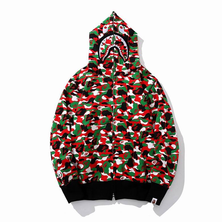 Les sweats Bape Sta pour homme incarnent l’essence du streetwear avec un design audacieux et reconnaissable, propre à la marque A Bathing Ape (Bape).