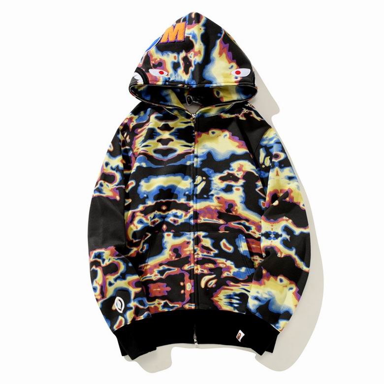 Les sweats Bape Sta pour homme incarnent l’essence du streetwear avec un design audacieux et reconnaissable, propre à la marque A Bathing Ape (Bape).
