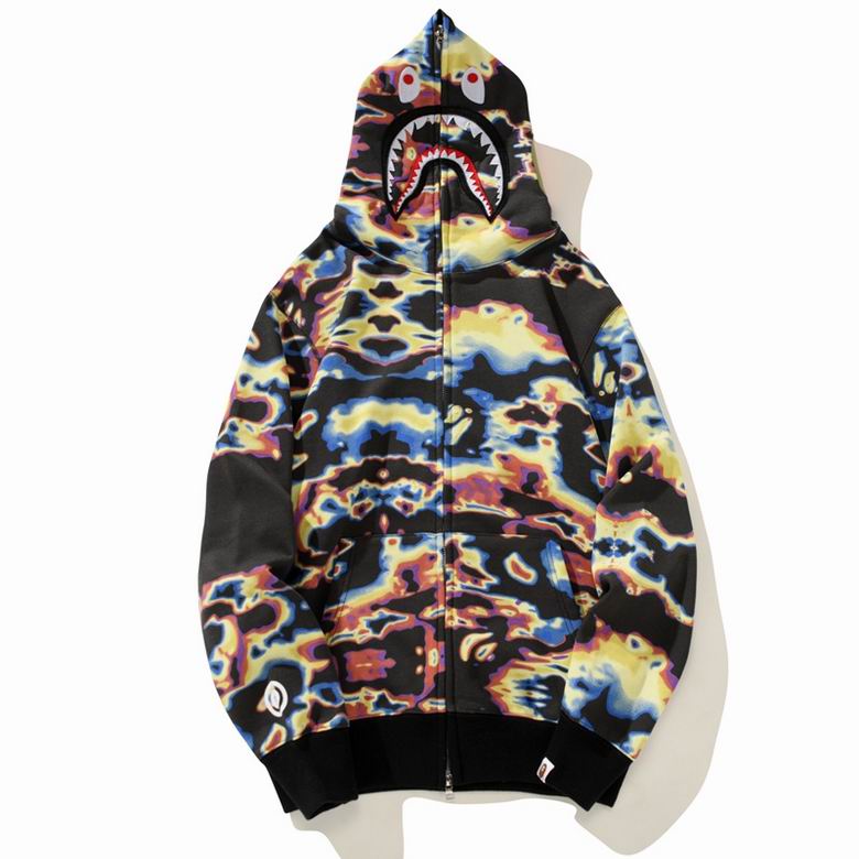 Les sweats Bape Sta pour homme incarnent l’essence du streetwear avec un design audacieux et reconnaissable, propre à la marque A Bathing Ape (Bape).