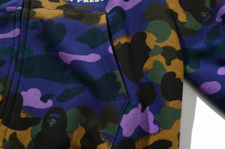Les sweats Bape Sta pour homme incarnent l’essence du streetwear avec un design audacieux et reconnaissable, propre à la marque A Bathing Ape (Bape).