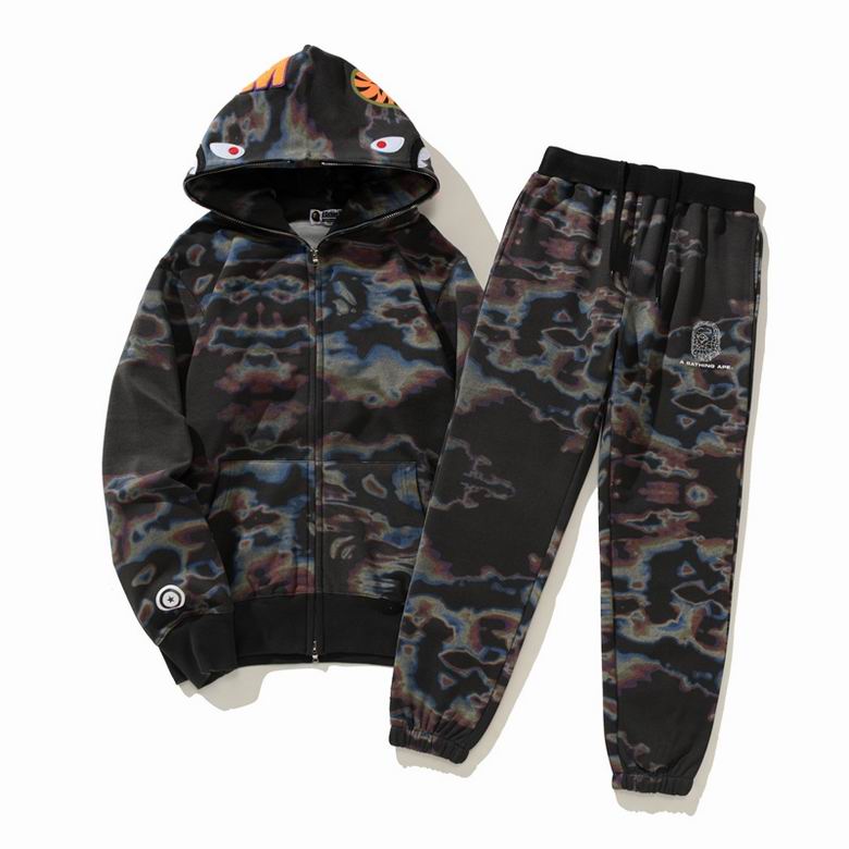 Les sweats Bape Sta pour homme incarnent l’essence du streetwear avec un design audacieux et reconnaissable, propre à la marque A Bathing Ape (Bape).