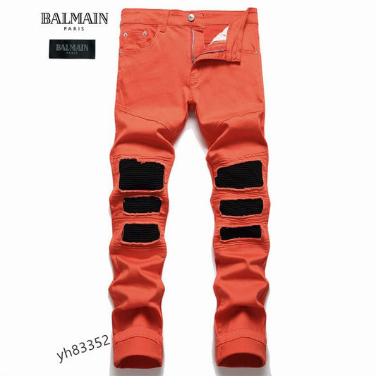 Les jeans Balmain pour homme allient sophistication et caractère, incarnant parfaitement l’ADN luxueux et avant-gardiste de la marque.