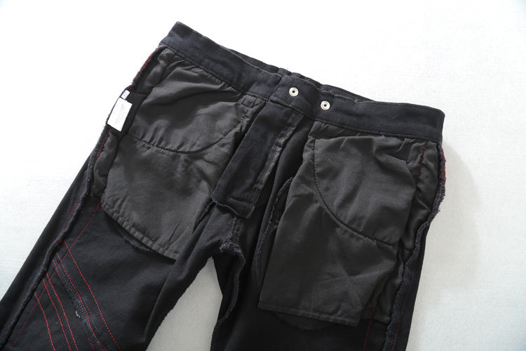 Les jeans Balmain pour homme allient sophistication et caractère, incarnant parfaitement l’ADN luxueux et avant-gardiste de la marque.
