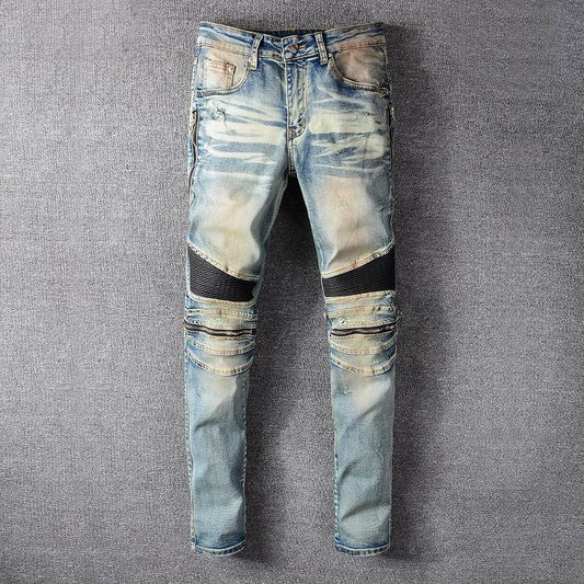 Les jeans Balmain pour homme allient sophistication et caractère, incarnant parfaitement l’ADN luxueux et avant-gardiste de la marque.
