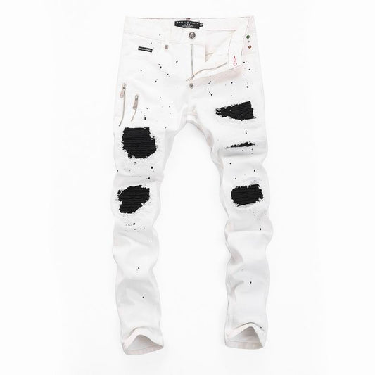 Les jeans Philipp Plein pour homme incarnent un style audacieux et distinctif, parfait pour ceux qui aiment affirmer leur personnalité à travers la mode.