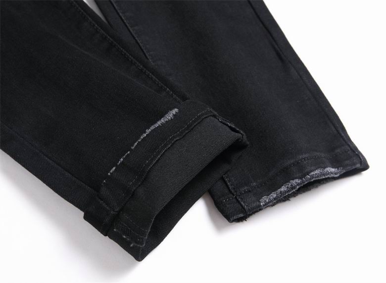 les jeans DSquared2 pour homme combinent performance et style avec une touche de robustesse urbaine. distinctif.pas cher.le moins cher.