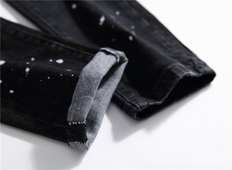les jeans DSquared2 pour homme combinent performance et style avec une touche de robustesse urbaine. distinctif.pas cher.le moins cher.