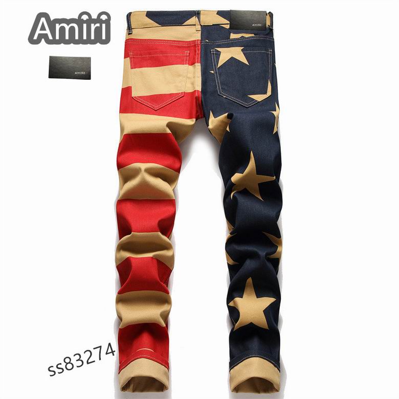 Les jeans Amiri pour homme allient sophistication et décontraction, incarnant parfaitement l’élégance intemporelle de la maison italienne.