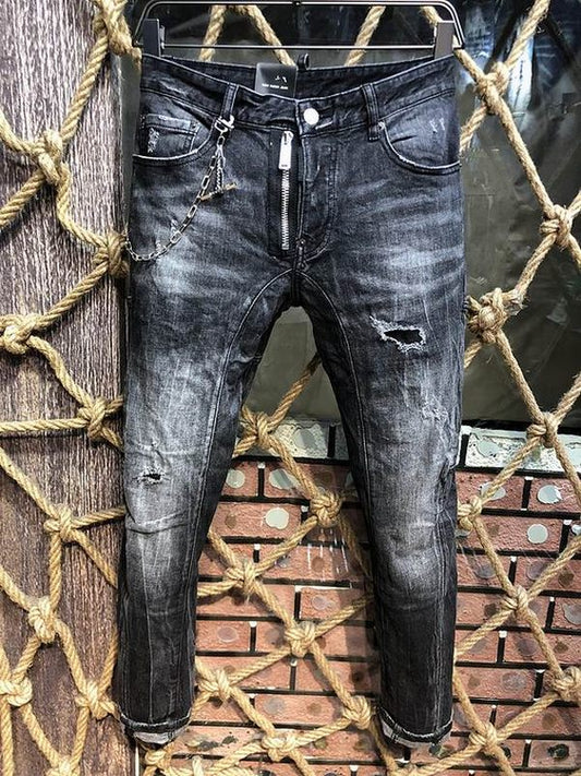 les jeans DSquared2 pour homme combinent performance et style avec une touche de robustesse urbaine. En effet, leur design distinctif et leur qualité 