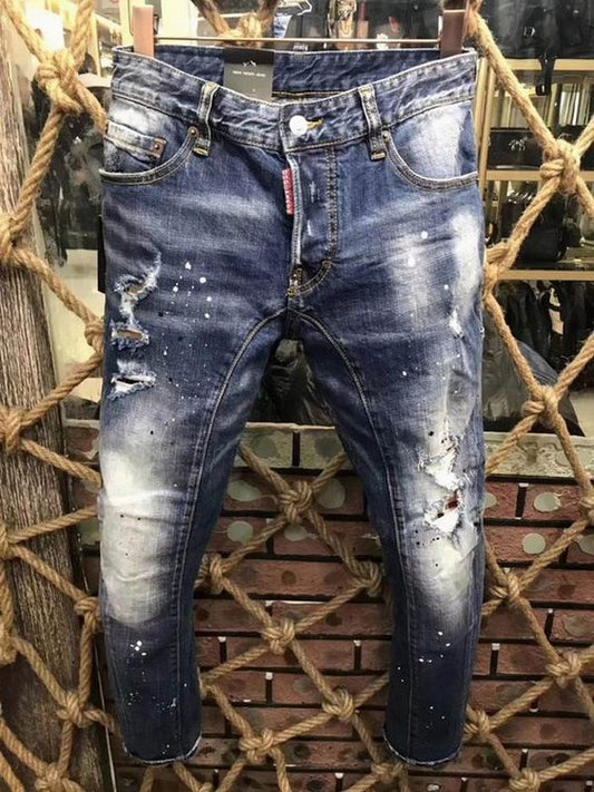 les jeans DSquared2 pour homme combinent performance et style avec une touche de robustesse urbaine. En effet, leur design distinctif et leur qualité exceptionnelle 