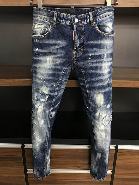 les jeans DSquared2 pour homme combinent performance et style avec une touche de robustesse urbaine. En effet, leur design distinctif et leur qualité exceptionnelle 