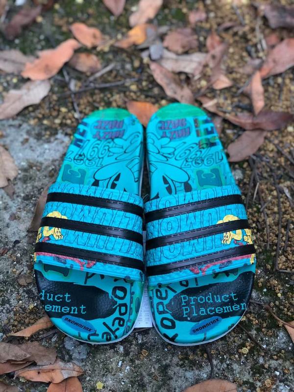 Les sandales claquettes Adidas sont un incontournable pour ceux qui recherchent un mélange parfait entre confort et style décontracté.