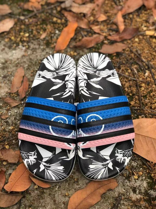 Les sandales claquettes Adidas sont un incontournable pour ceux qui recherchent un mélange parfait entre confort et style décontracté.